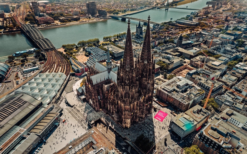 Katjes setzt mit Guerilla-Aktion „Liebe deinen Nächsten“ ein Zeichen für Tierwohl und vegane Süßwaren